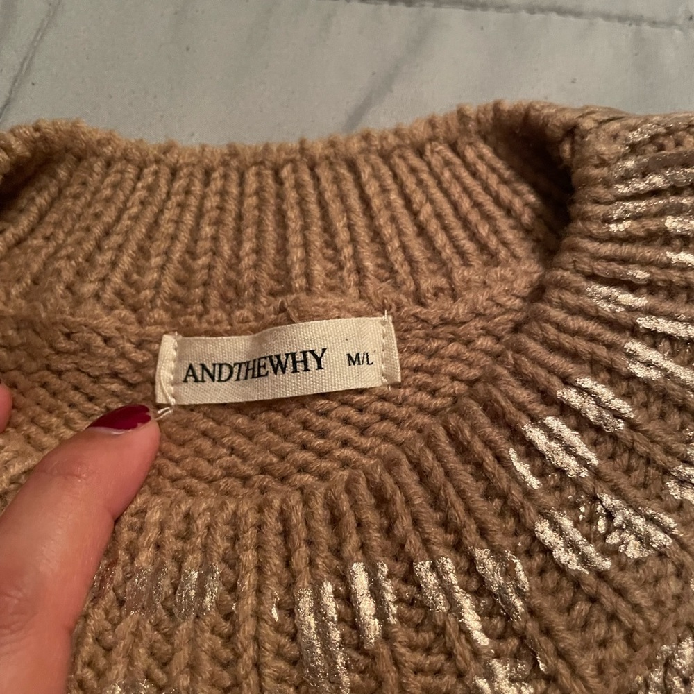 Women sweater. Size M/L. Good condition